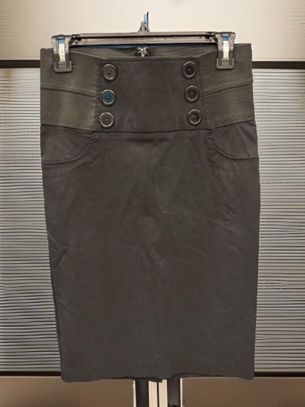Matty M Women’s Black High-Waist Button-Front Pencil Skirt - 8 - EC